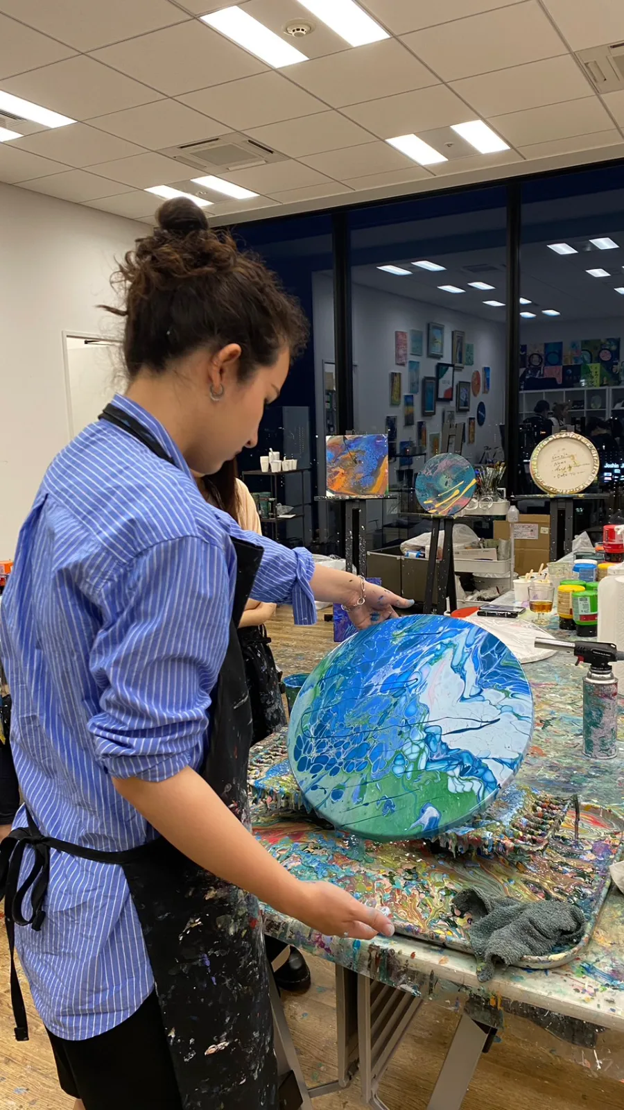 Paint Pouring /n 4